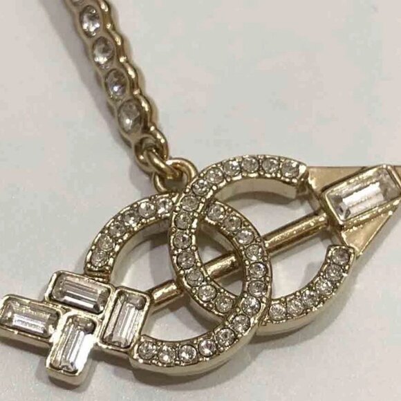 CHANEL CC Logos Rhinestone Arrow Stud Earrings Gold Tone B23C Auth w/Box - Picture 9 of 16